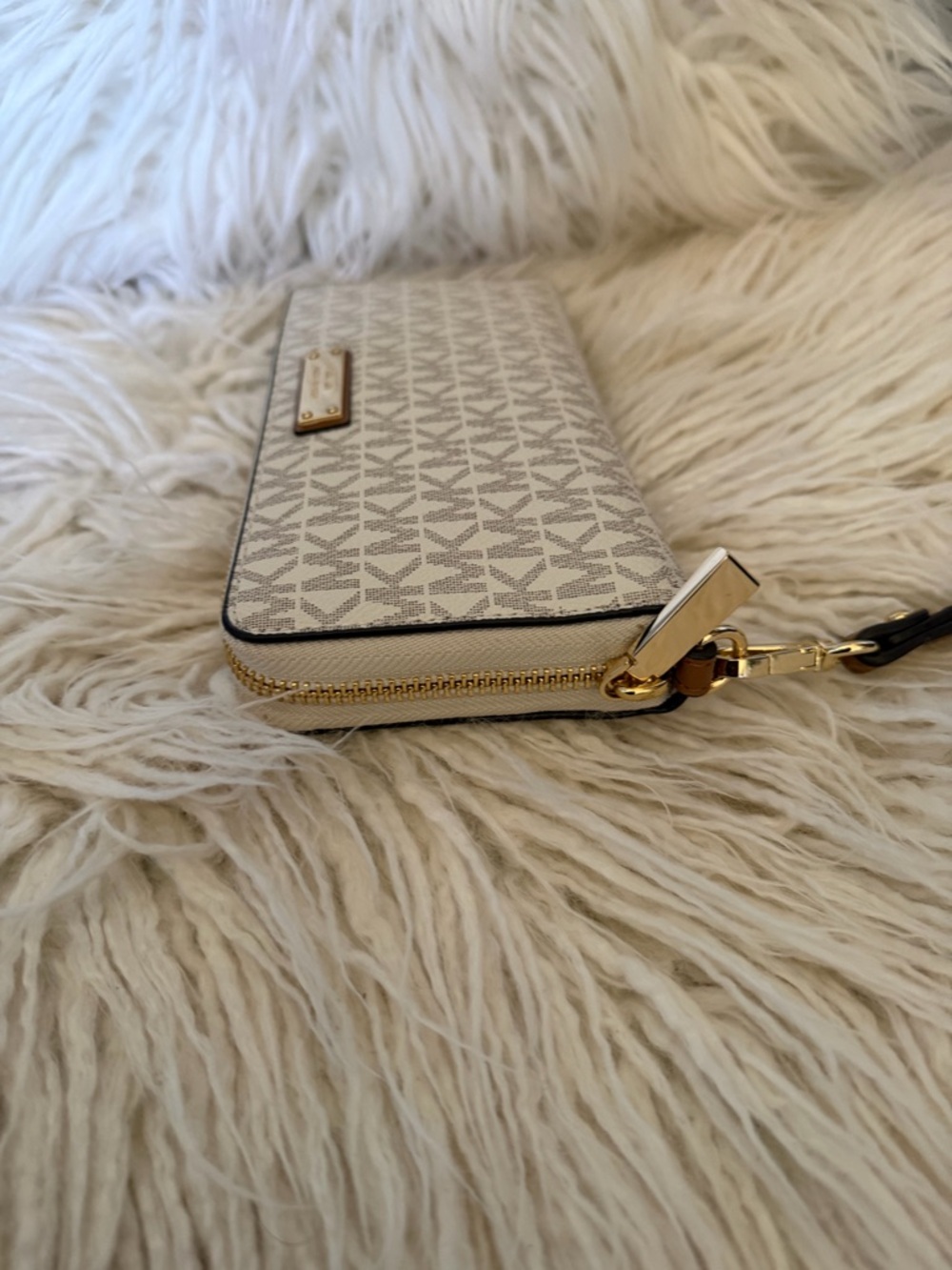 Michael Kors Signature Wristlet Wallet in Vanilla/Tan - Picture 7 of 16